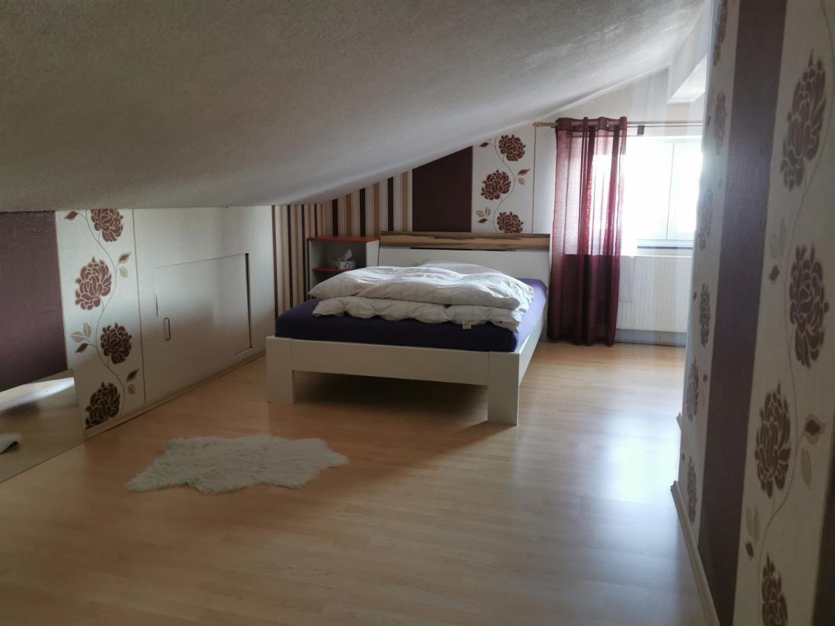 Homestay Haus Mit Schoener Aussicht Wg Muensingen